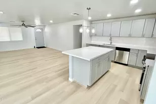 2042 N 64th Dr, Phoenix, AZ 85035 - Photo 12