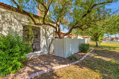 1861 E Krista Way, Tempe, AZ 85284 - Photo 16