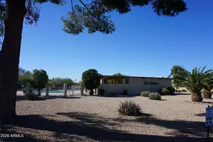 2331 E Betty Elyse Ln, Phoenix, AZ 85022 - Photo 16