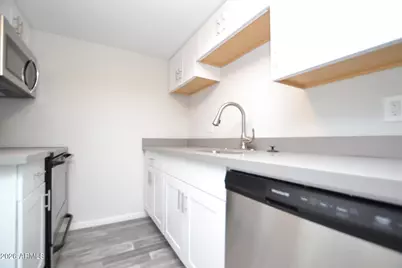 44 E Roanoke Avenue #1, Phoenix, AZ 85004 - Photo 2