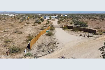 53040 W Whirly Bird Road, Maricopa, AZ 85139 - Photo 44