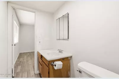 7909 W Pinchot Avenue, Phoenix, AZ 85033 - Photo 18
