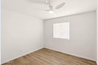 7909 W Pinchot Avenue, Phoenix, AZ 85033 - Photo 12