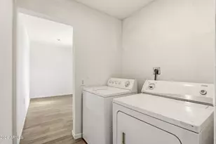 7909 W Pinchot Ave, Phoenix, AZ 85033 - Photo 28