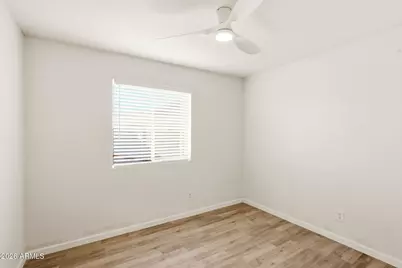 7909 W Pinchot Avenue, Phoenix, AZ 85033 - Photo 10