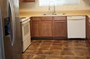 1084 E Lowell Ct, Gilbert, AZ 85295 - Photo 2