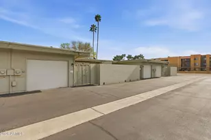 9970 W Royal Oak Rd, Sun City, AZ 85351 - Photo 36