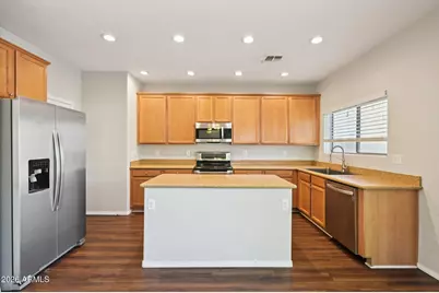 9598 N 81st Drive, Peoria, AZ 85345 - Photo 6