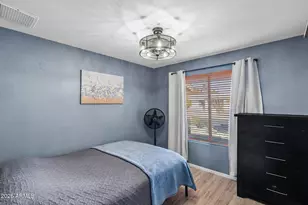 2031 E Vista Dr, Phoenix, AZ 85022 - Photo 14