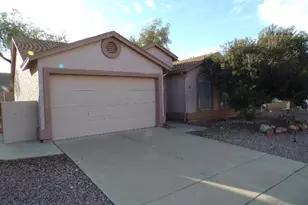 1871 E Westchester Dr, Chandler, AZ 85249 - Photo 2