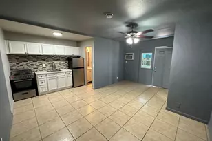 1040 E Fairmount Ave, Phoenix, AZ 85014 - Photo 2