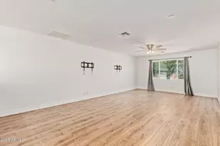 1809 E Concorda Dr, Tempe, AZ 85282 - Photo 2