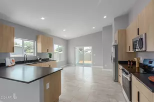 31824 N Poplar St, Wittmann, AZ 85361 - Photo 8