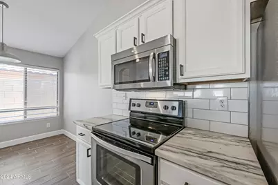 2075 S Peppertree Drive, Gilbert, AZ 85295 - Photo 10