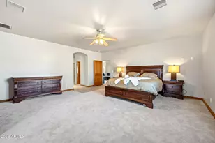 21280 W Vista Royale Dr, Wickenburg, AZ 85390 - Photo 14