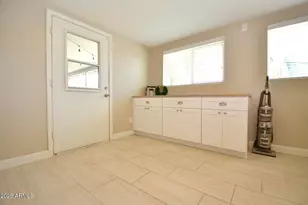 816 E Seldon Ln, Phoenix, AZ 85020 - Photo 18