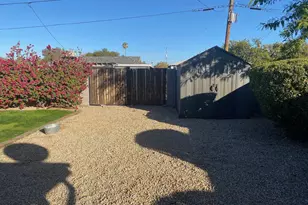 816 E Seldon Ln, Phoenix, AZ 85020 - Photo 22