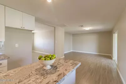 816 E Seldon Lane, Phoenix, AZ 85020 - Photo 8