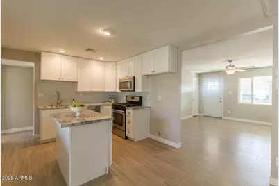 816 E Seldon Lane, Phoenix, AZ 85020 - Photo 6