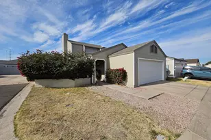 7038 S 42nd St, Phoenix, AZ 85042 - Photo 2