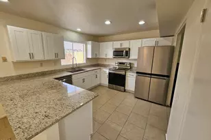 7038 S 42nd St, Phoenix, AZ 85042 - Photo 8