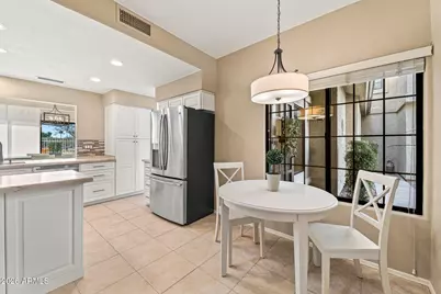 7957 E Joshua Tree Lane, Scottsdale, AZ 85250 - Photo 10