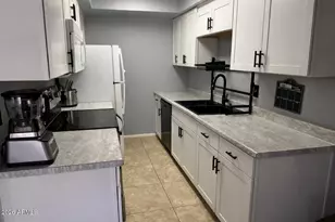 286 W Palomino Dr, Chandler, AZ 85225 - Photo 1