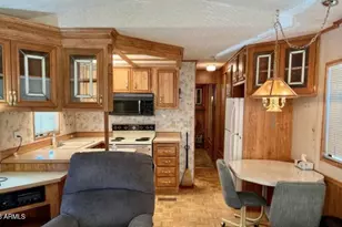 210 E Mesa Dr, Florence, AZ 85132 - Photo 8