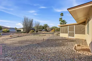 20001 N Willowcreek Cir, Sun City, AZ 85373 - Photo 28