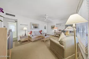 20001 N Willowcreek Cir, Sun City, AZ 85373 - Photo 10