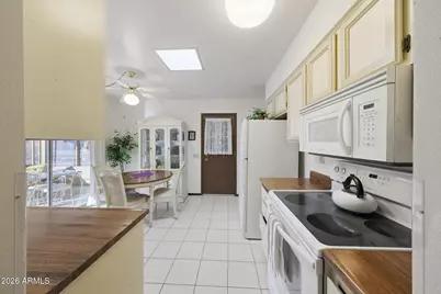 20001 N Willowcreek Circle, Sun City, AZ 85373 - Photo 12
