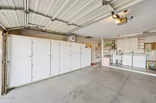 20001 N Willowcreek Cir, Sun City, AZ 85373 - Photo 22