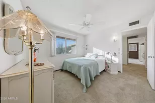 20001 N Willowcreek Cir, Sun City, AZ 85373 - Photo 18