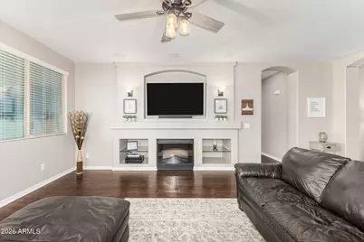 154 W Hackberry Avenue, Queen Creek, AZ 85140 - Photo 2