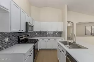 3318 W Fraktur Rd, Phoenix, AZ 85041 - Photo 16