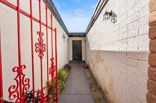 3817 W Harmont Dr, Phoenix, AZ 85051 - Photo 4