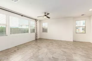 688 N Abalone Dr, Gilbert, AZ 85233 - Photo 10