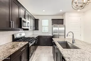 688 N Abalone Dr, Gilbert, AZ 85233 - Photo 14