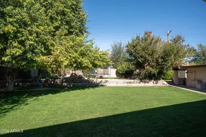 5944 E Calle Del Norte --, Phoenix, AZ 85018 - Photo 6