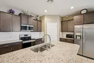 10736 W Bronco Trail, Peoria, AZ 85383 - Photo 10