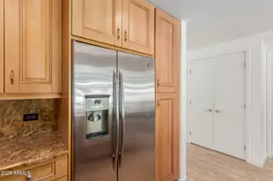 7161 E Rancho Vista Dr, Scottsdale, AZ 85251 - Photo 12