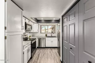 1384 N Carriage Ln, Chandler, AZ 85224 - Photo 12