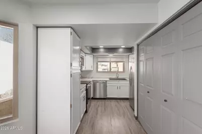 1384 N Carriage Lane, Chandler, AZ 85224 - Photo 10