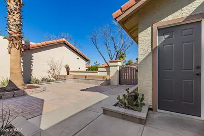 1384 N Carriage Lane, Chandler, AZ 85224 - Photo 4