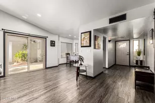 1384 N Carriage Ln, Chandler, AZ 85224 - Photo 2