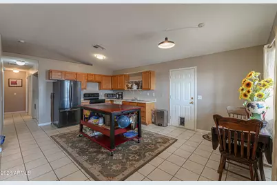 8210 W Concordia Drive, Arizona City, AZ 85123 - Photo 6