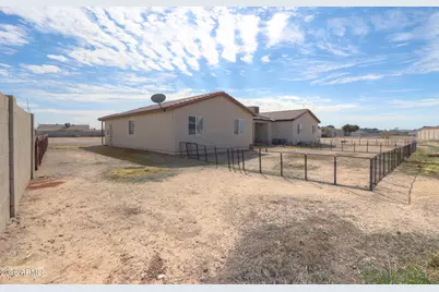 8210 W Concordia Drive, Arizona City, AZ 85123 - Photo 40