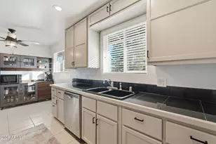 3014 E Whitton Ave, Phoenix, AZ 85016 - Photo 12