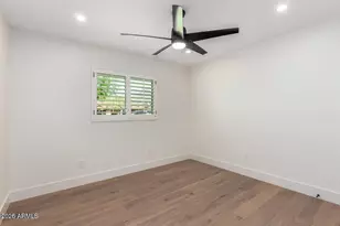 829 E Desert Park Ln, Phoenix, AZ 85020 - Photo 18