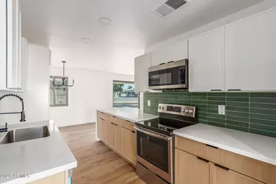 637 N Sunset Drive, Chandler, AZ 85225 - Photo 8